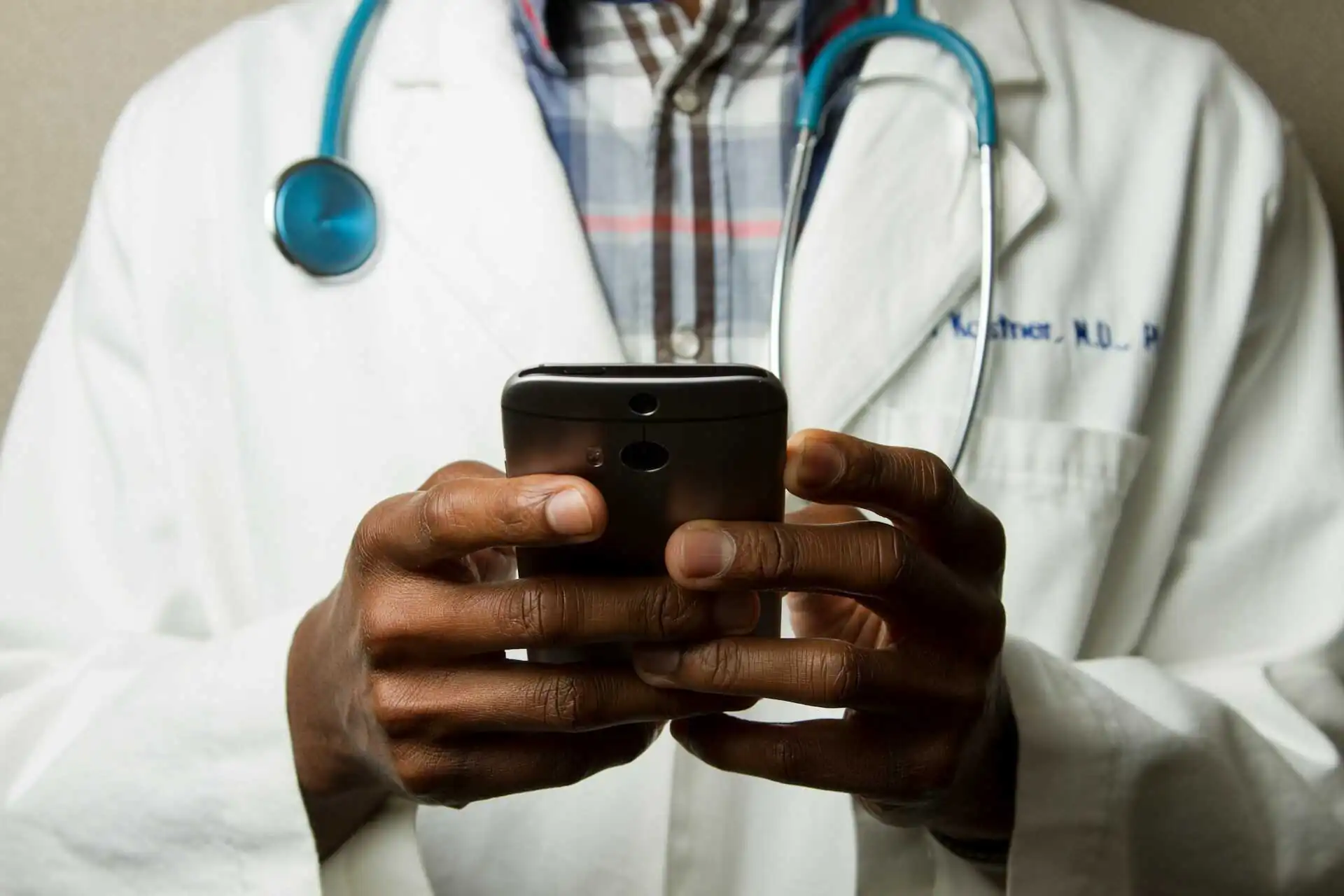 Tiempo de seguimiento del médico en la sanidad
