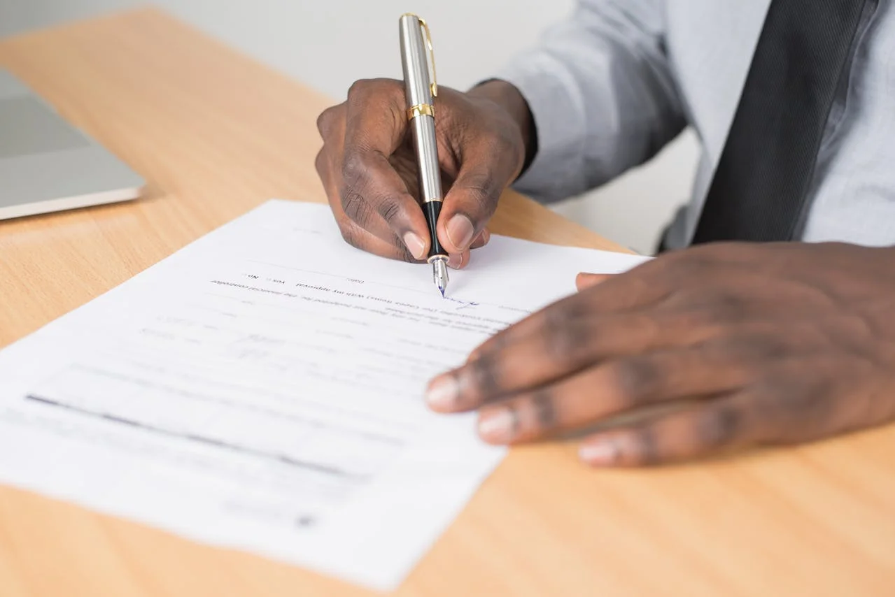 Trabalhador a rescindir o contrato de trabalho por iniciativa do empregador